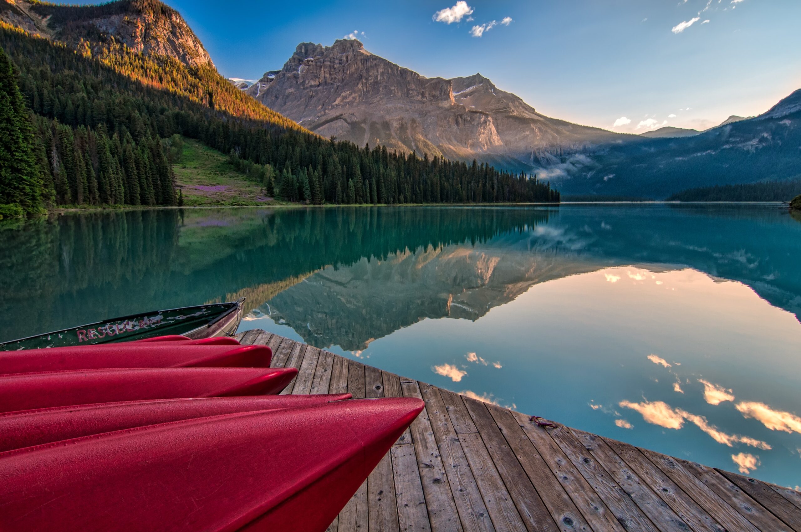 Les 8 randonnées incontournables pour explorer des paysages époustouflants et préservés